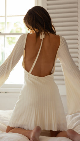 Long Sleeve Backless Mini Dress in White